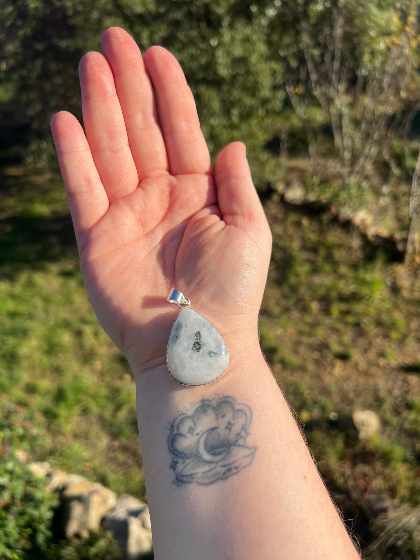 Pendentif en Péristérite ou Labradorite blanche