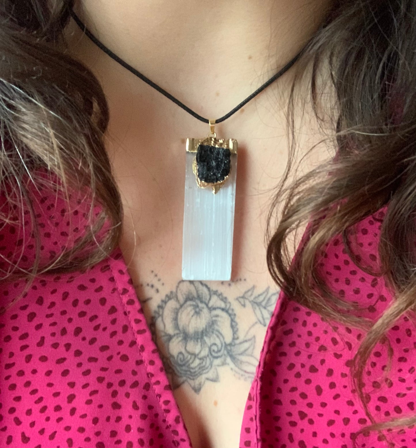 Pendentif en Sélénite & Tourmaline noire
