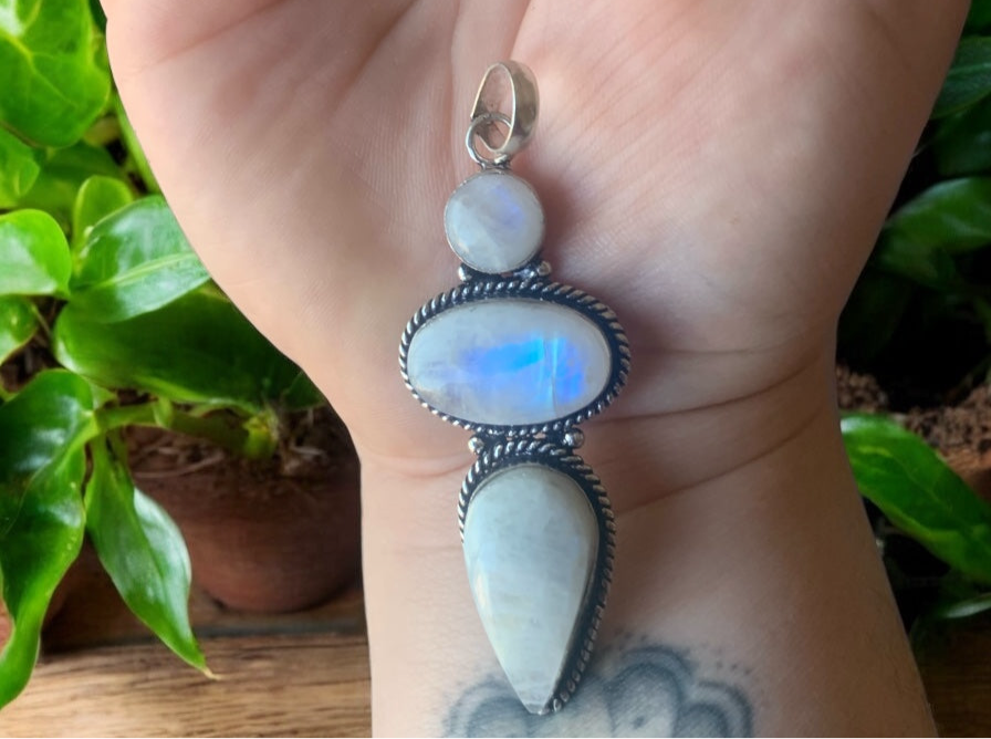 Pendentif en Péristérite (pierre de lune arc en ciel ou labradorite blanche)