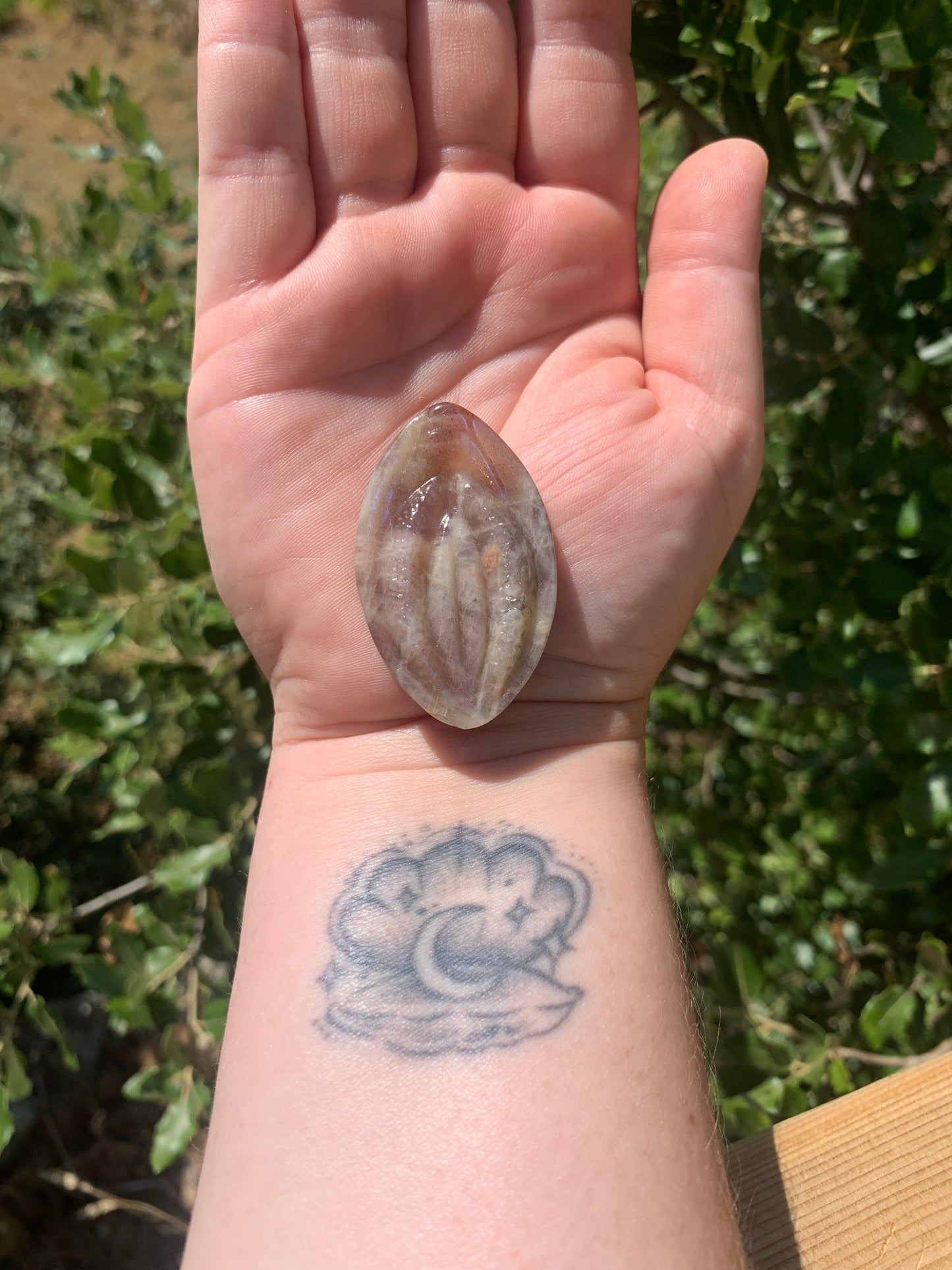 Yoni - Vulva Labradorite - Moonstone