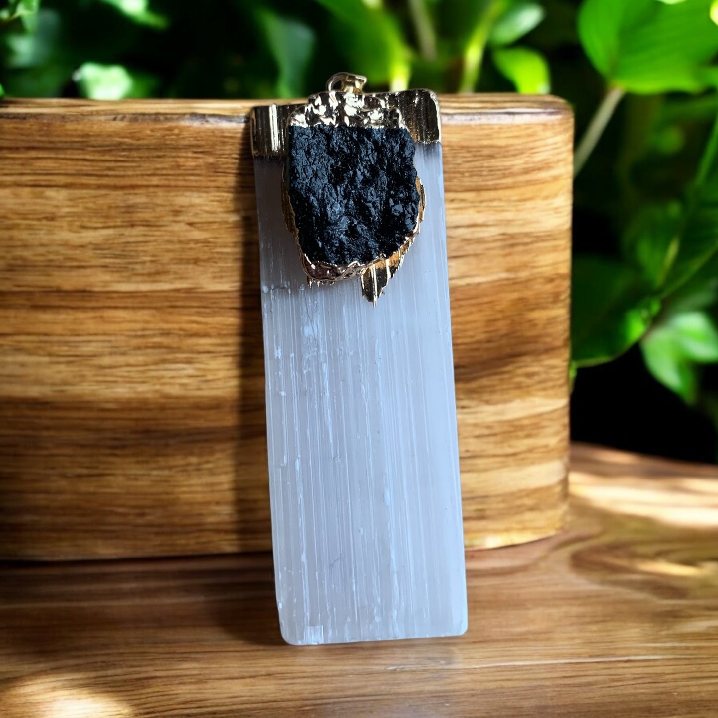 Pendentif en Sélénite & Tourmaline noire