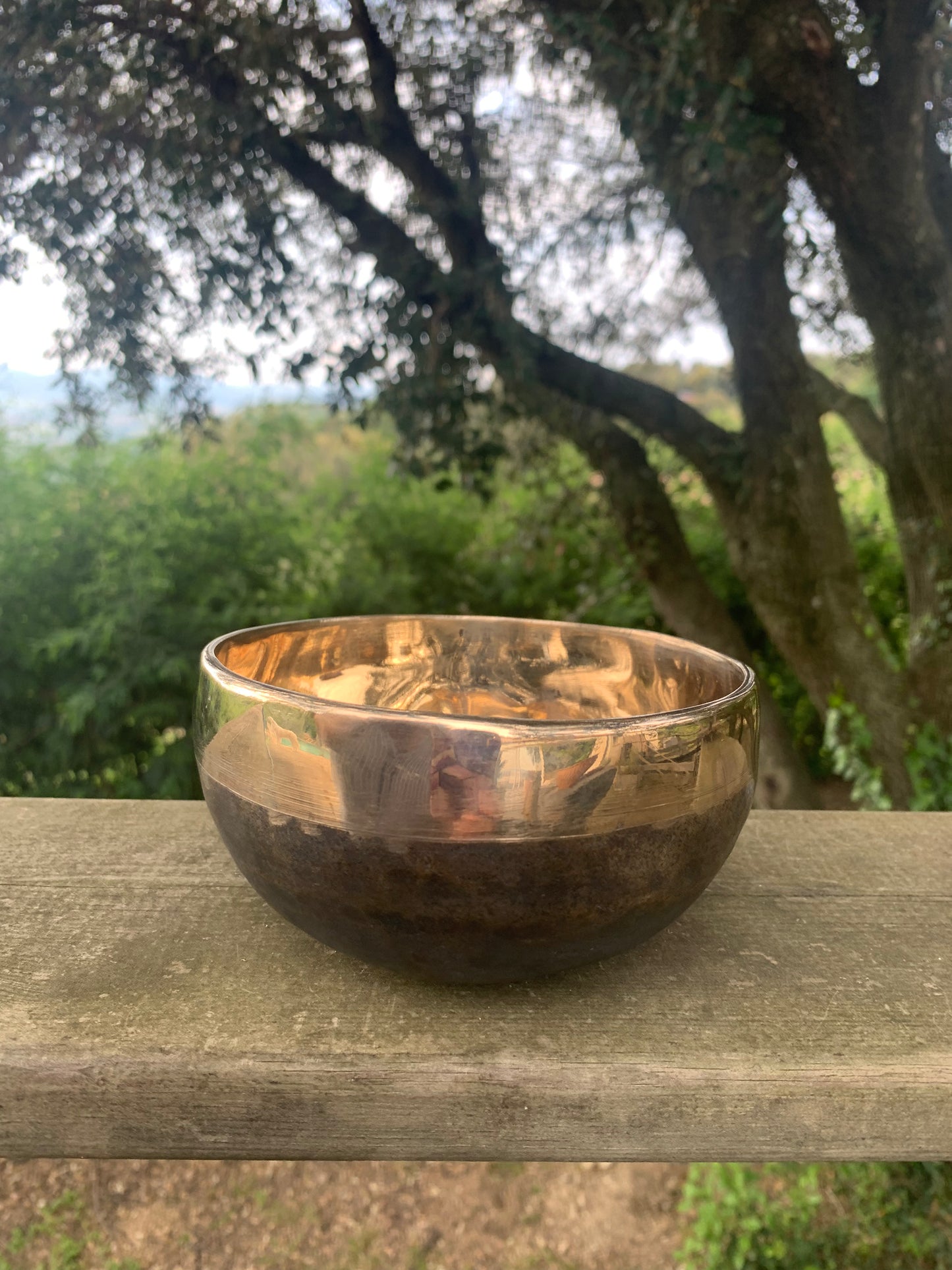 Ishana Tibetan Singing Bowl black/gold 14 cm