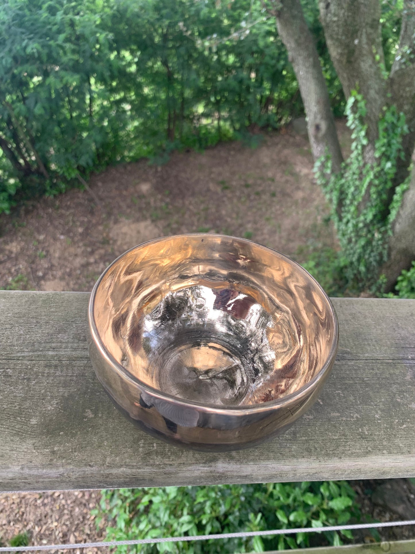 Ishana Tibetan Singing Bowl black/gold 14 cm