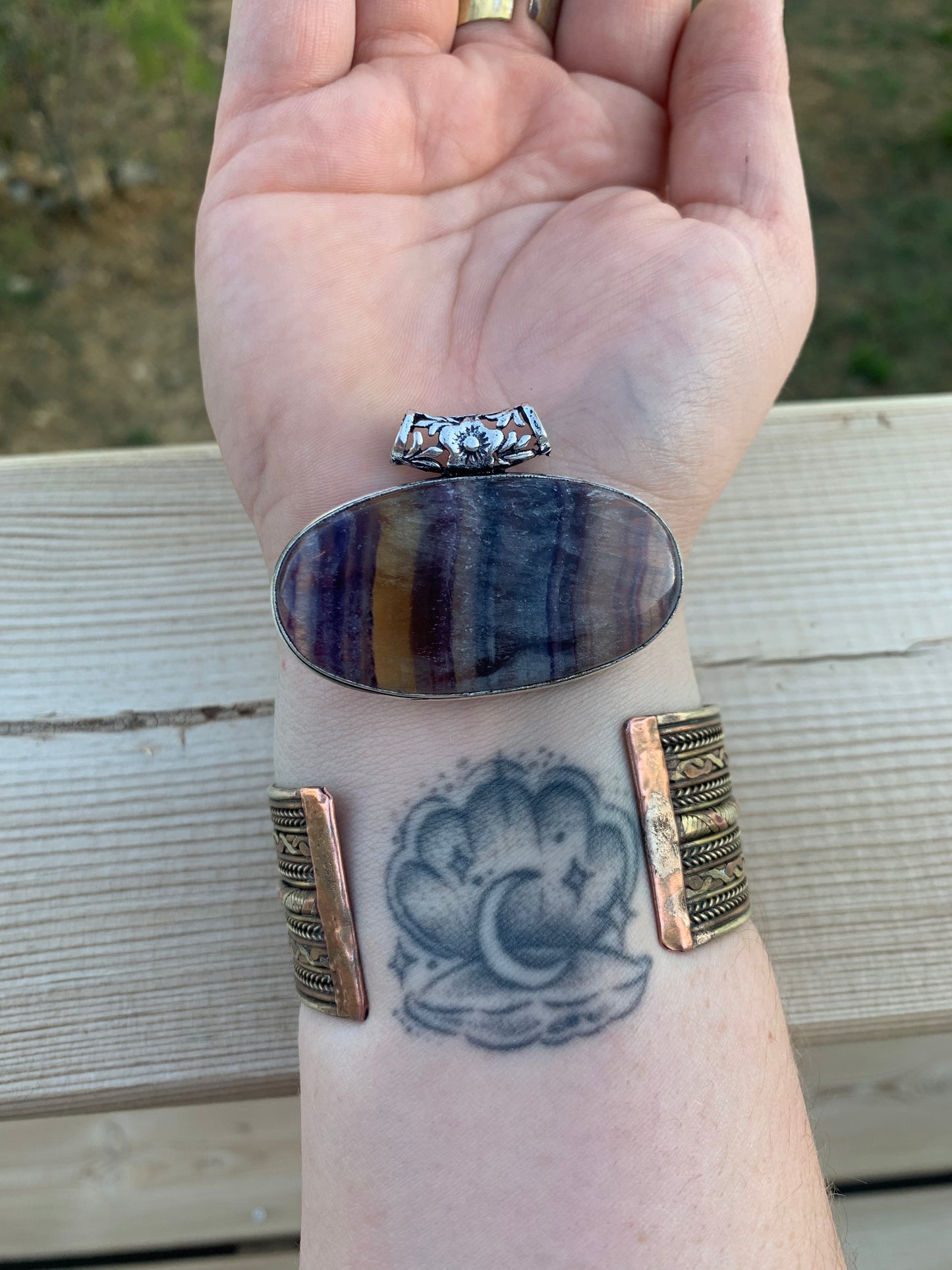 Pendentif en Fluorite verte, violette, bleue et jaune