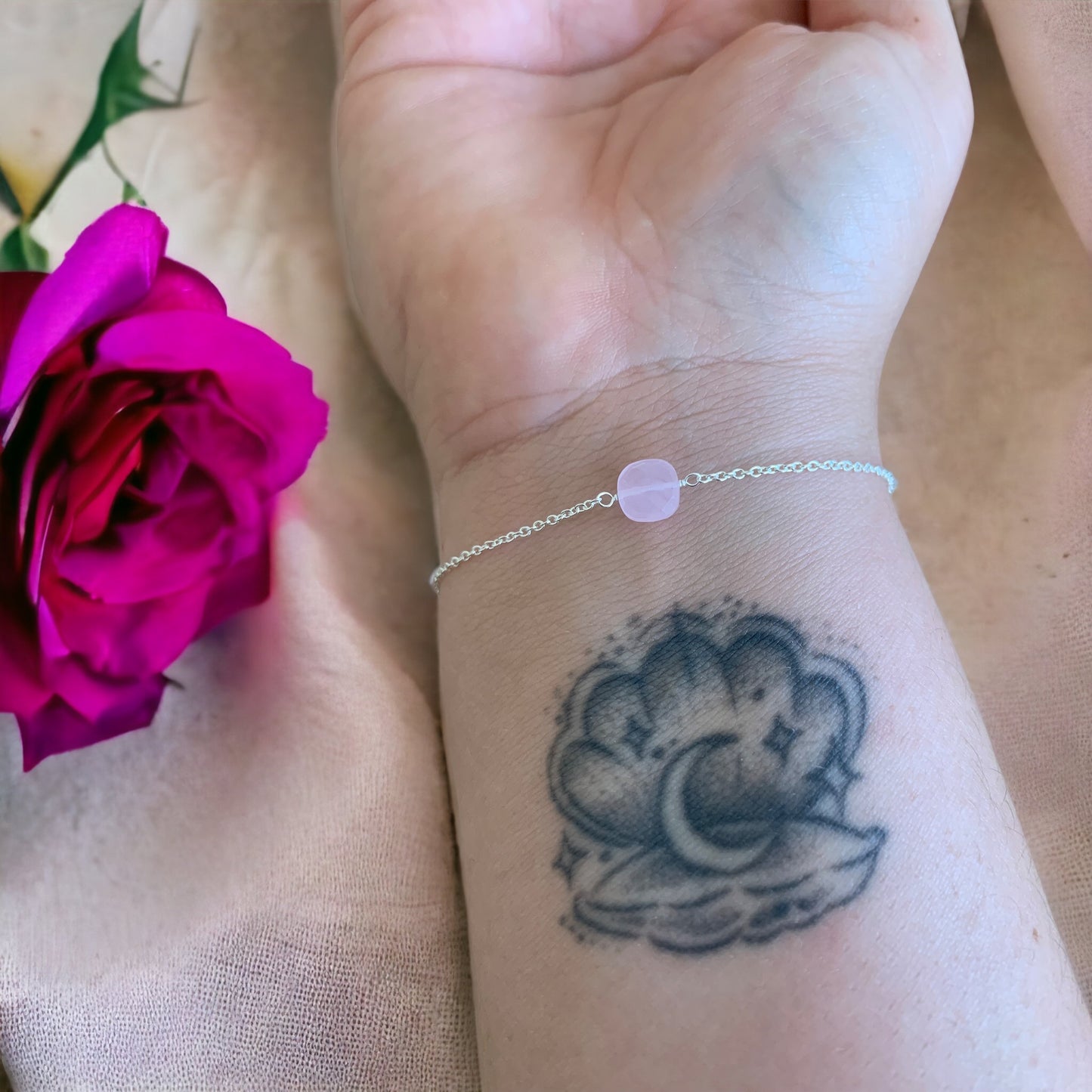 Bracelet fin et Pierre facettée