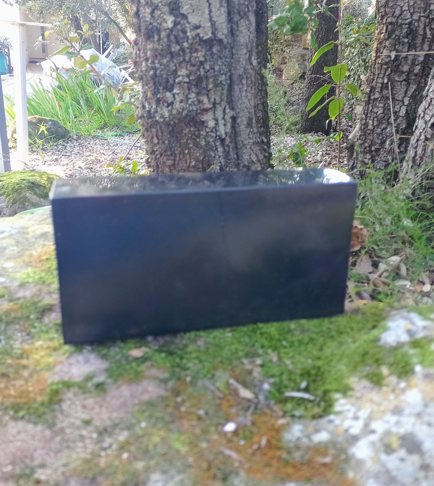 Shungite brick electromagnetic protection