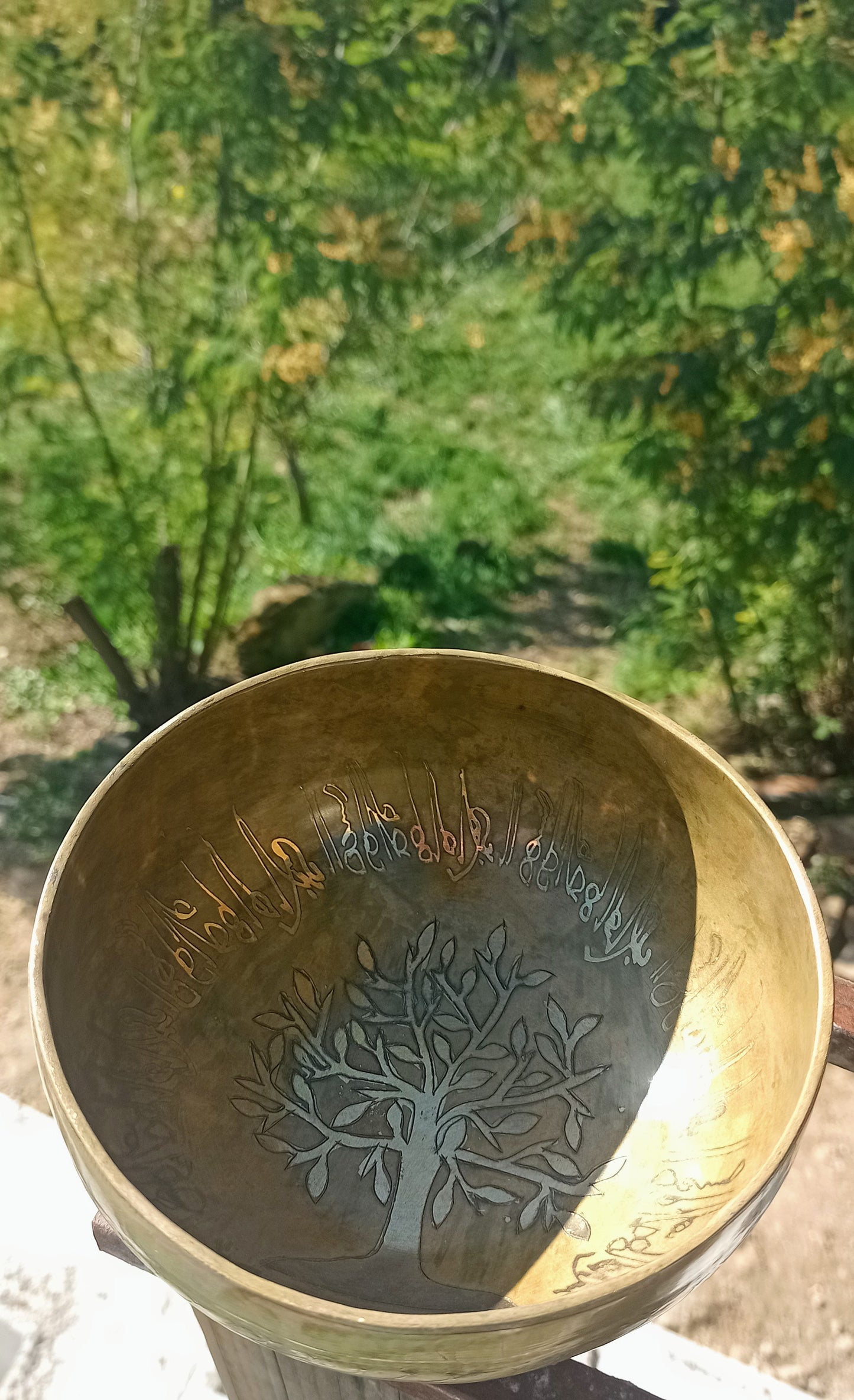 Bol chantant tibétain gravé arbre de vie 14.5cm
