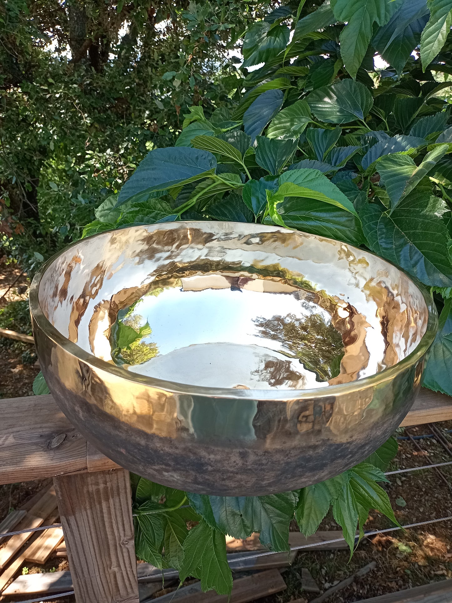 Tibetan singing bowl Ishana black/gold 49cm