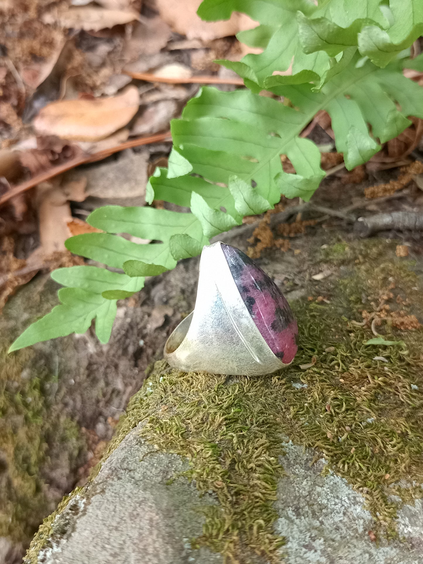 Rhodonite ring size 57