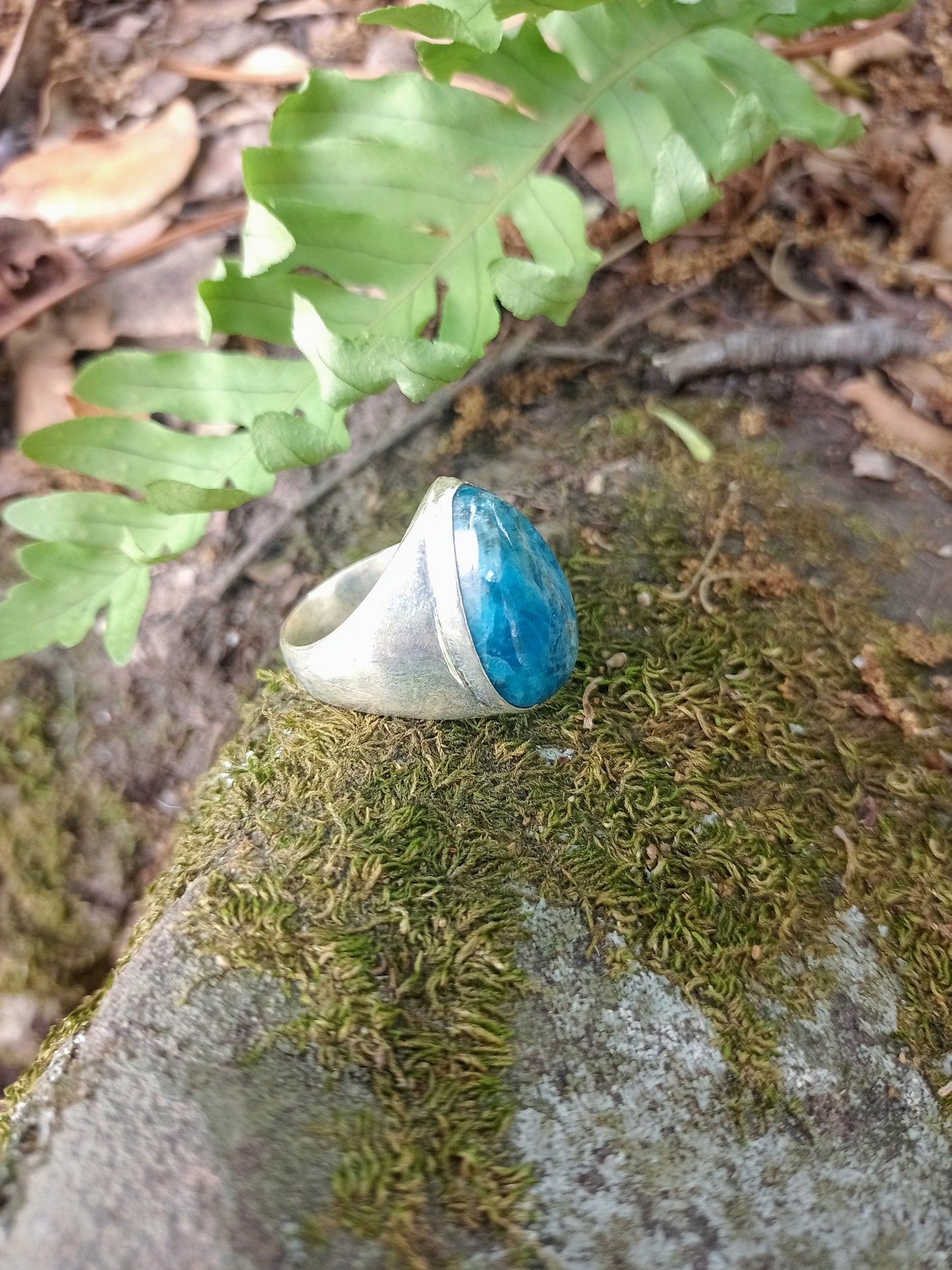Apatite ring size 60