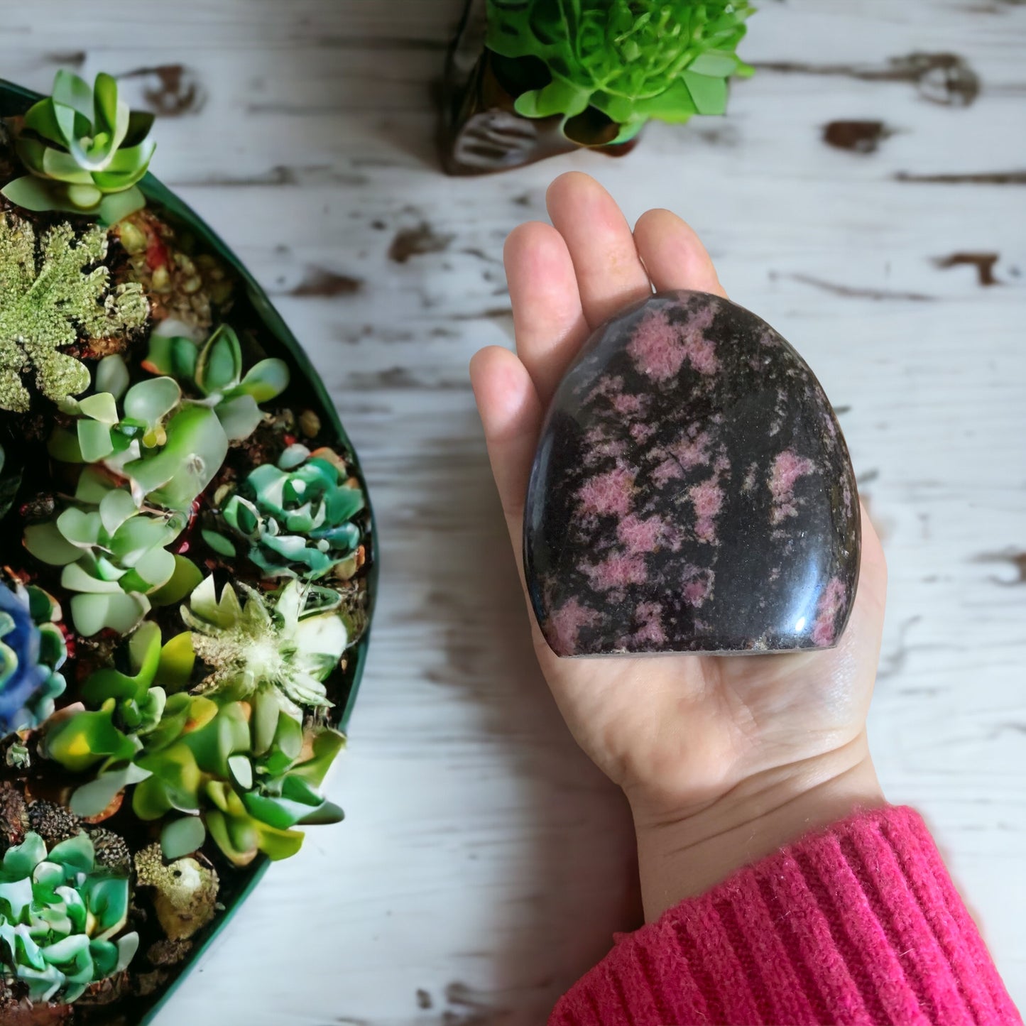 Rhodonite free form