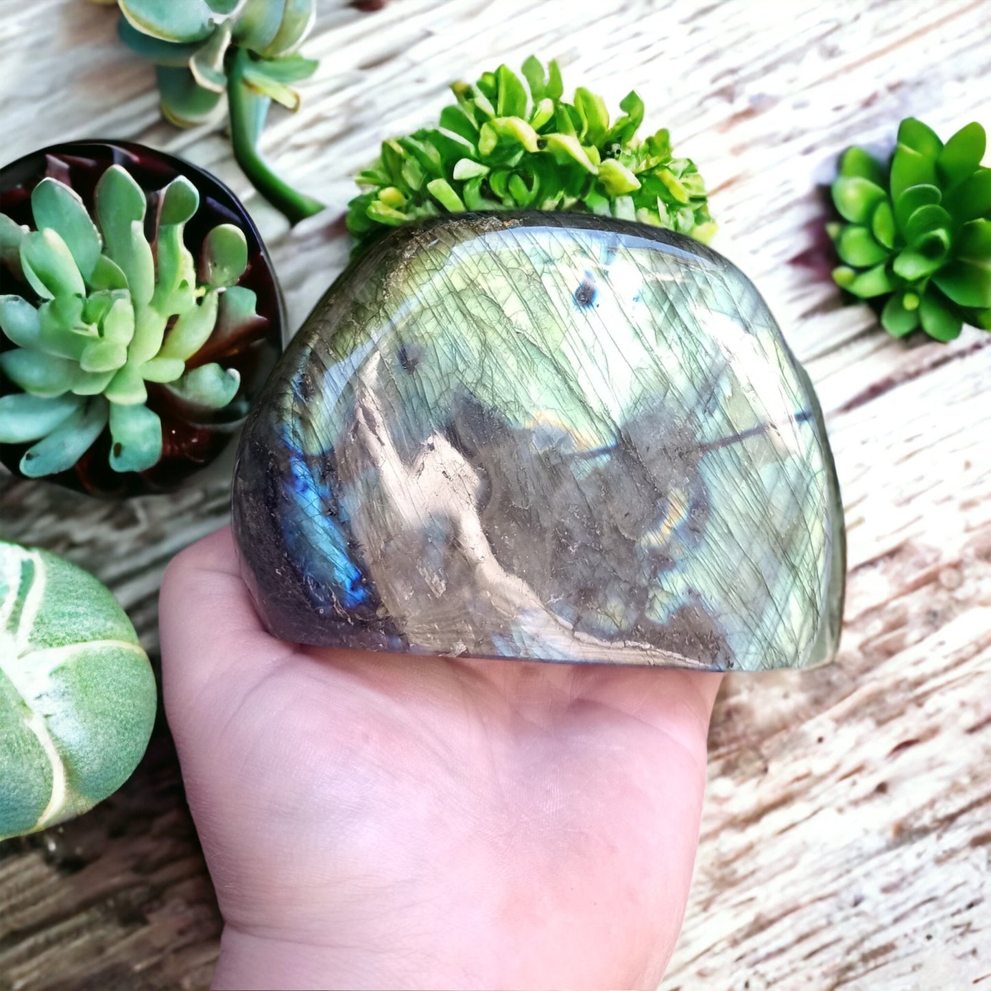 Bloc de Labradorite entièrement poli