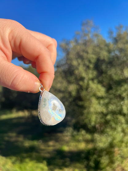 Pendentif en Péristérite ou Labradorite blanche