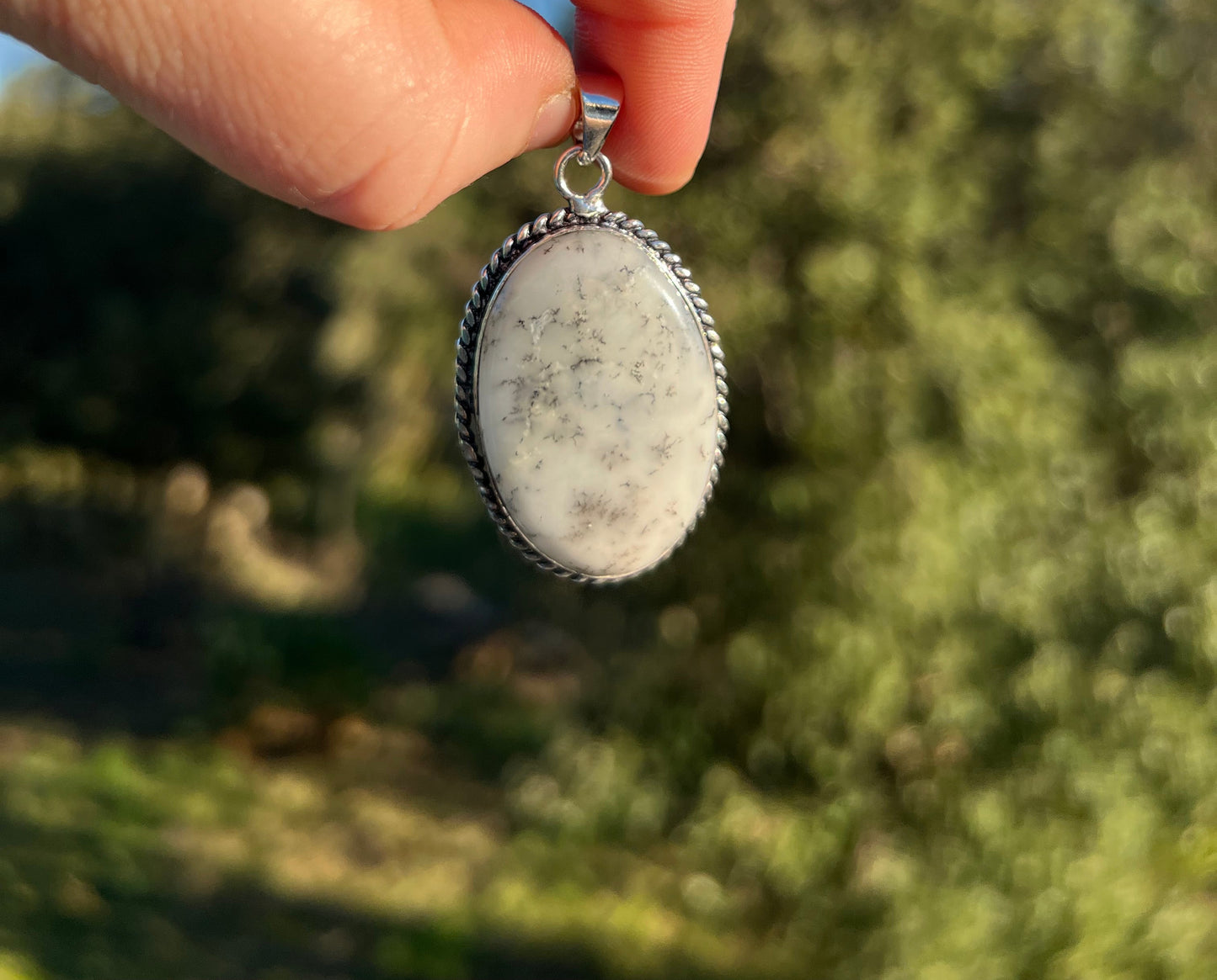 Pendentif en Agate Dendritique ou Pierre de Merlin