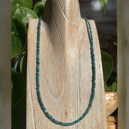 Collier ras de cou en Apatite perles facettées 4mm