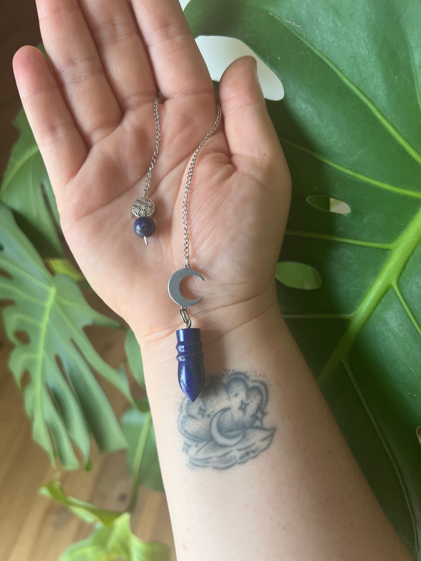 Pendule en Lapis-lazuli Lune et fleur de vie