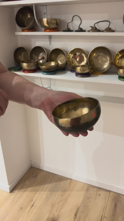 Bol Chantant Tibétain Ishana noir/or 11cm