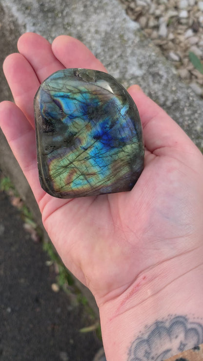 Bloc de Labradorite polie