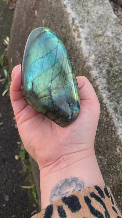 Bloc de Labradorite polie