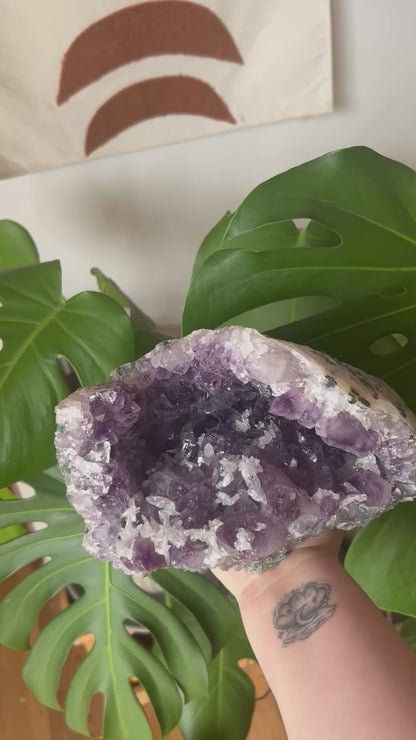 Géode en Améthyste et Calcite