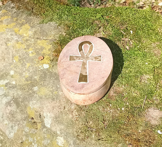 Boite symbole Ankh ovale en pierre à savon Rosée